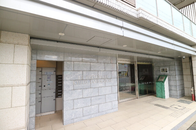 2/4 エントランス