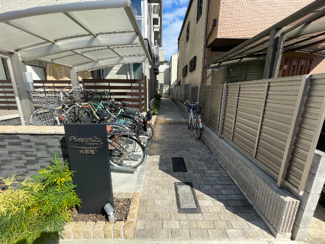 16/18 エントランス
