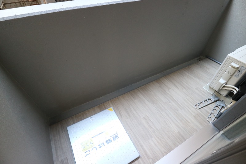 18/28 バルコニー