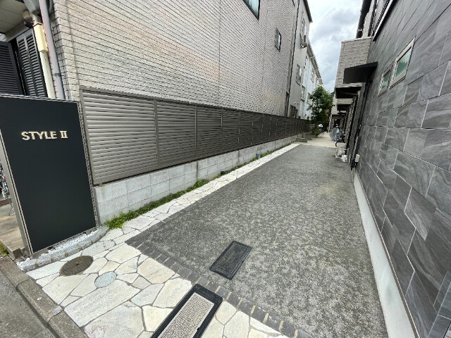 23/24 エントランス