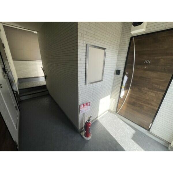 2/4 エントランス