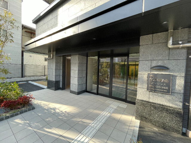 2/4 エントランス