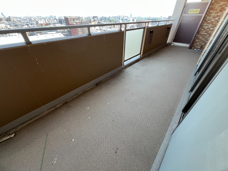 21/30 バルコニー