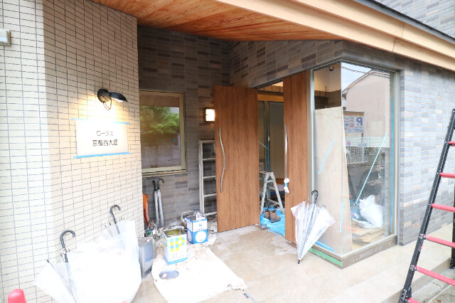 24/27 エントランス