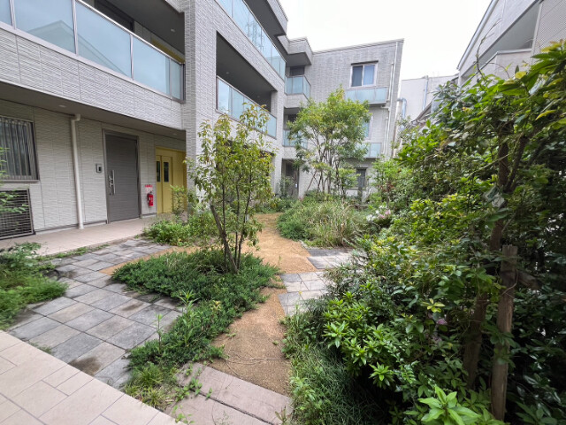 2/4 エントランス