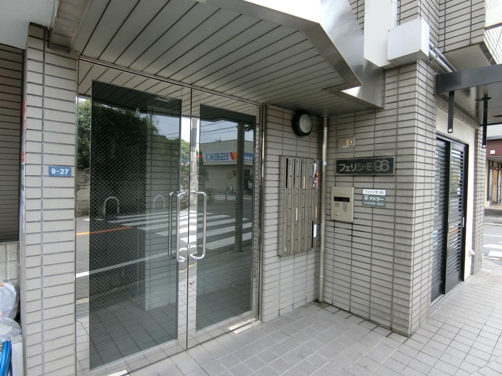 3/8 エントランス