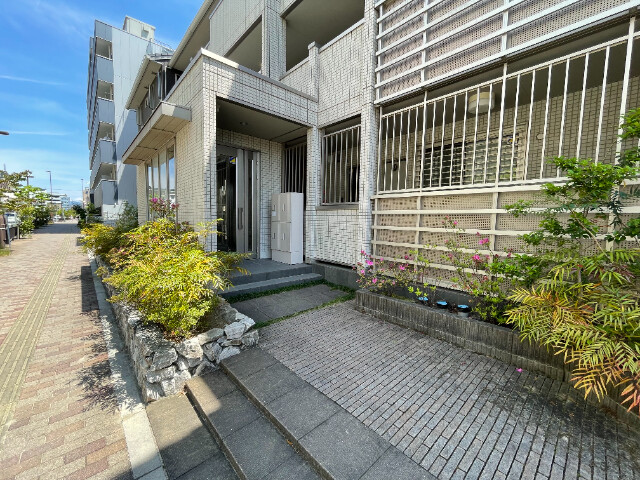 2/3 エントランス