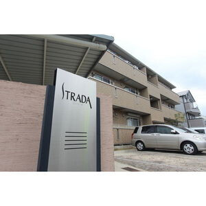 2/4 エントランス