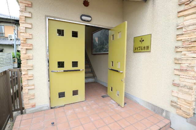 21/23 エントランス