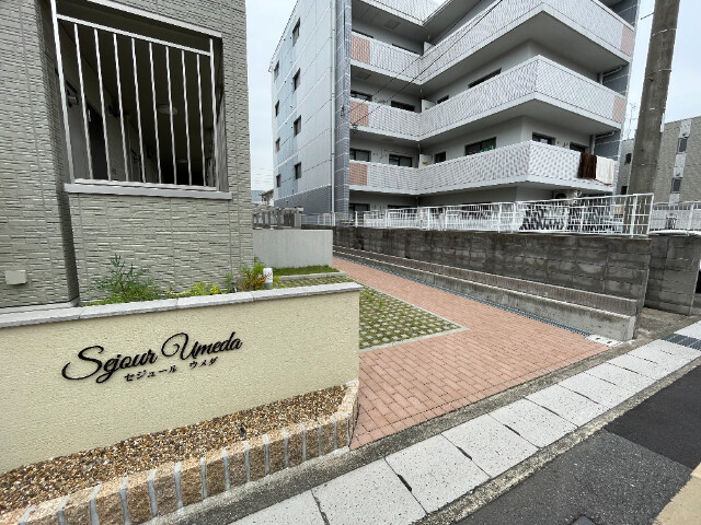 2/4 エントランス