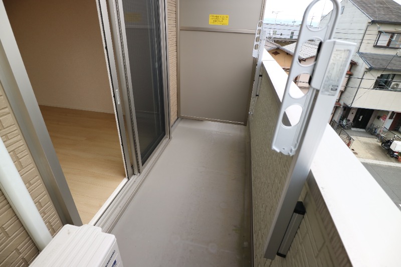 18/28 バルコニー