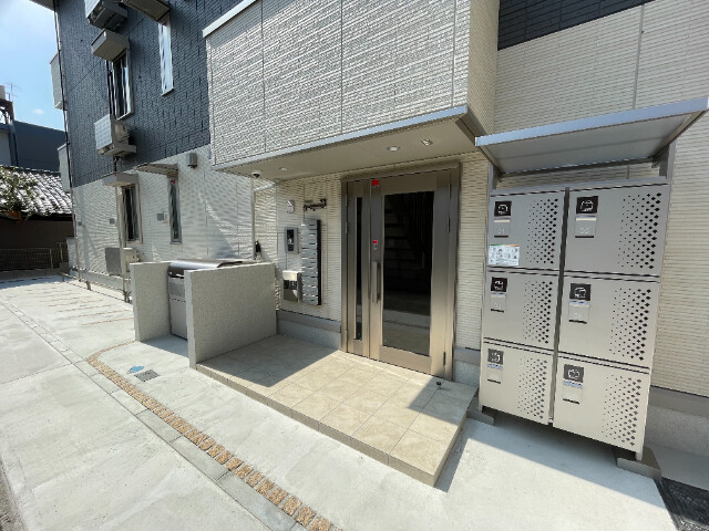 2/4 エントランス