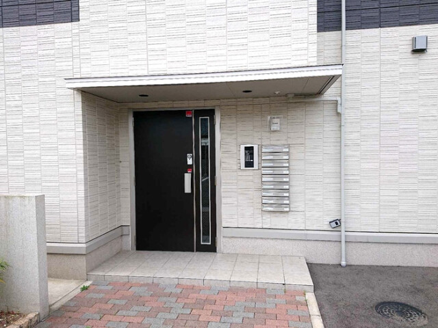 18/19 エントランス