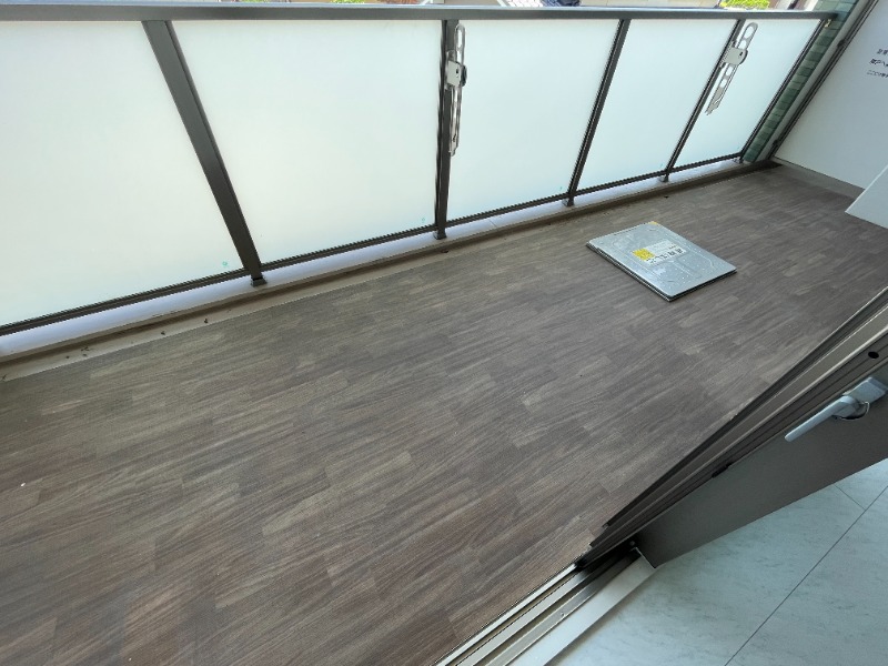 18/27 バルコニー