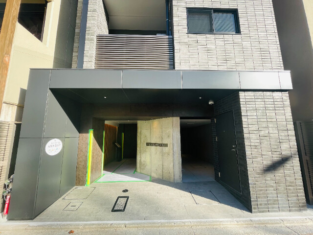 28/29 エントランス