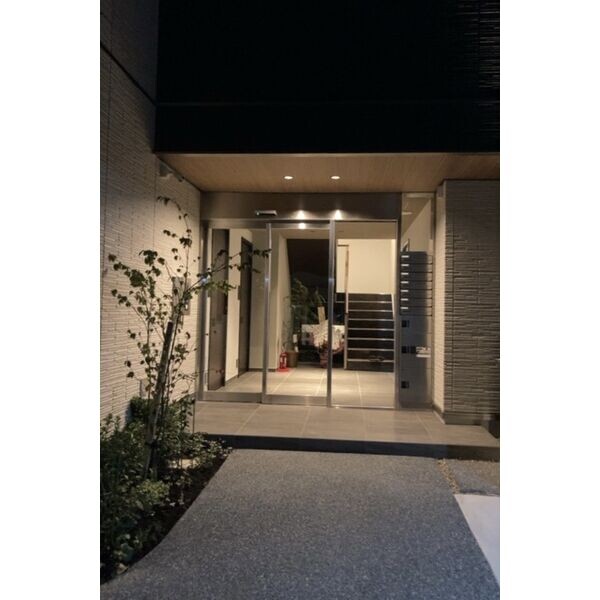 14/15 エントランス