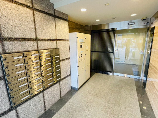 23/24 エントランス