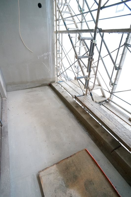 16/23 バルコニー