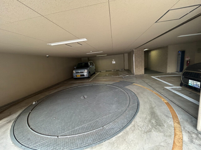 2/3 駐車場