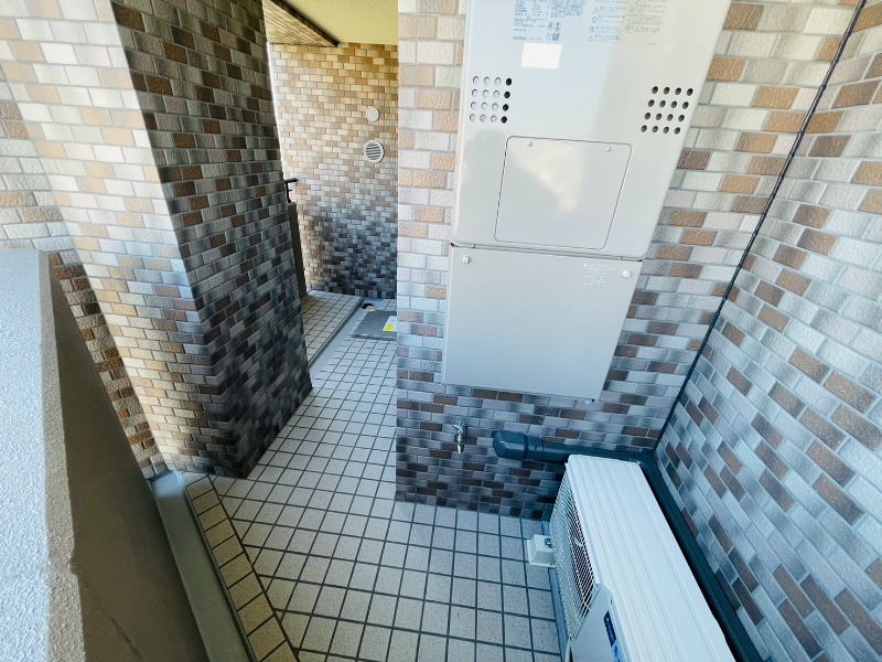 18/27 バルコニー