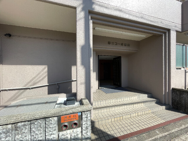 2/4 エントランス