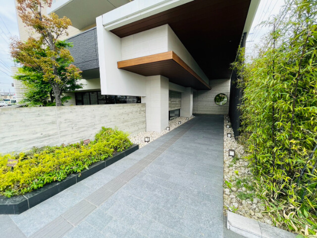 2/4 エントランス