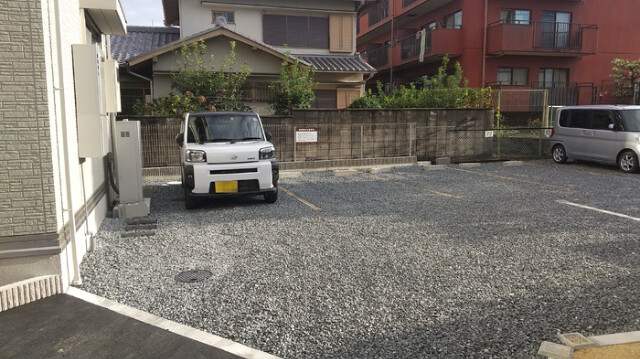 2/3 駐車場