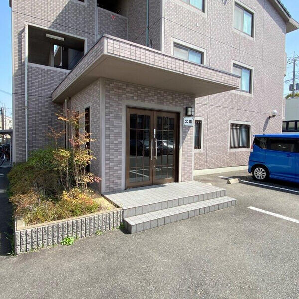 2/4 エントランス