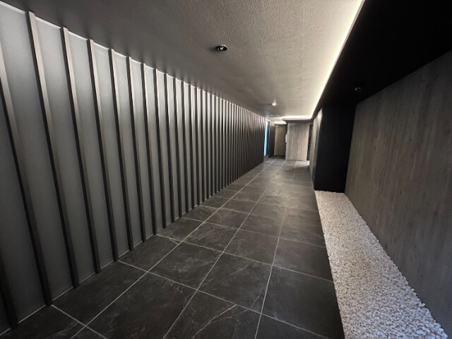 23/24 エントランス