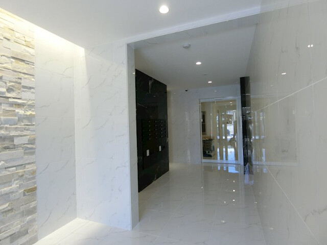 2/4 エントランス