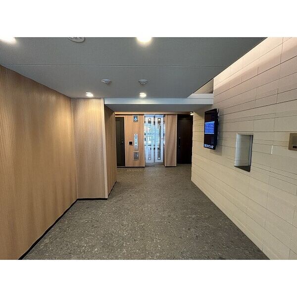 15/16 エントランス