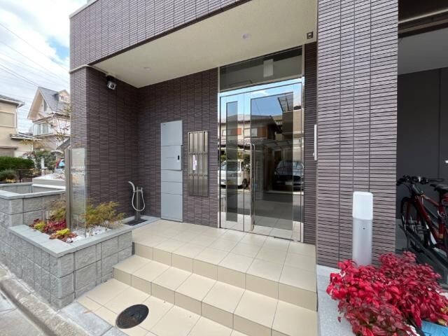 2/3 エントランス