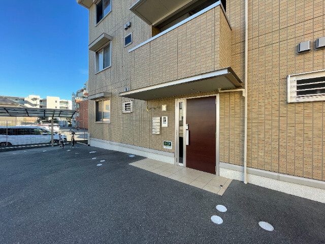 2/4 エントランス