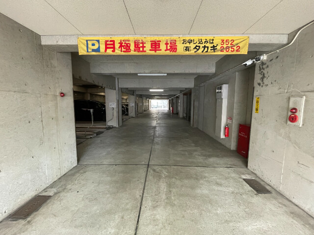 22/23 駐車場