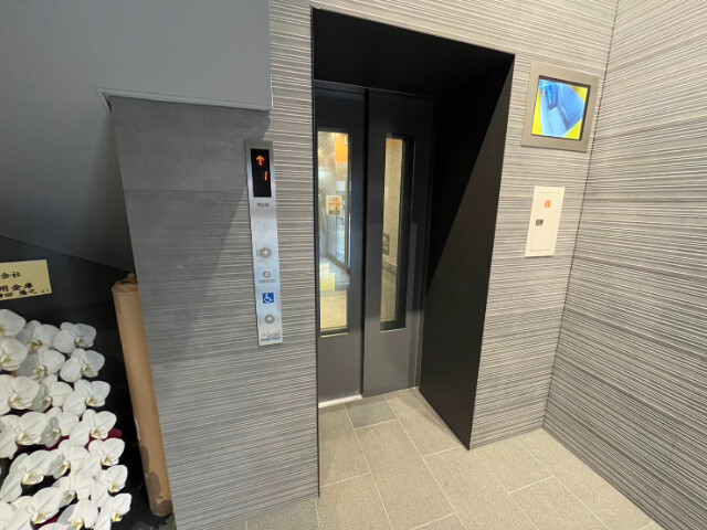 28/29 エントランス