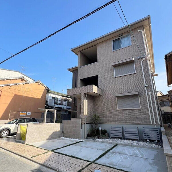 15/16 エントランス