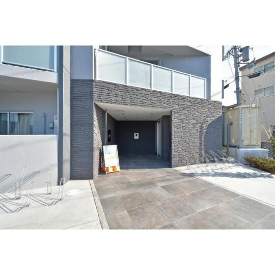 17/19 エントランス