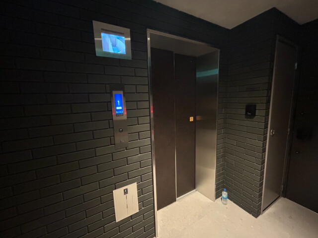 2/3 エントランス