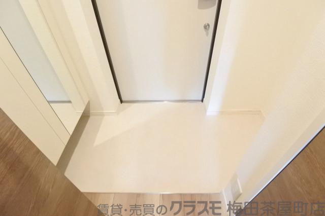 19/30 玄関