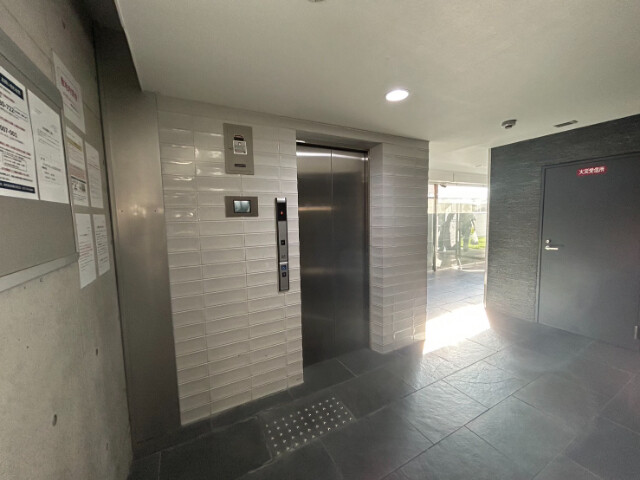 2/3 エントランス