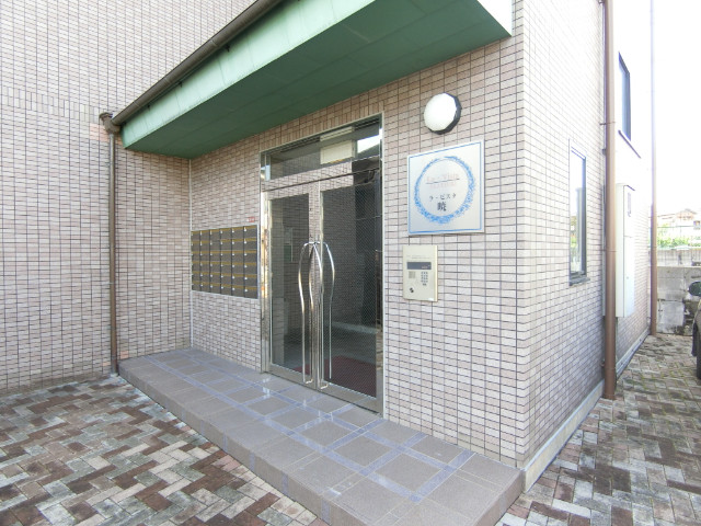 26/30 エントランス