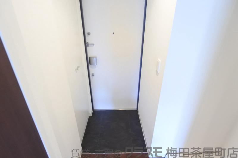16/30 玄関