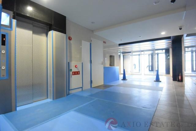 28/30 エントランス