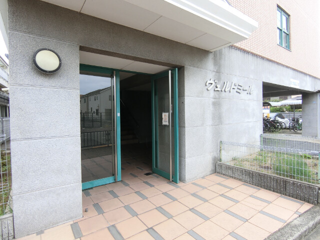 27/30 エントランス