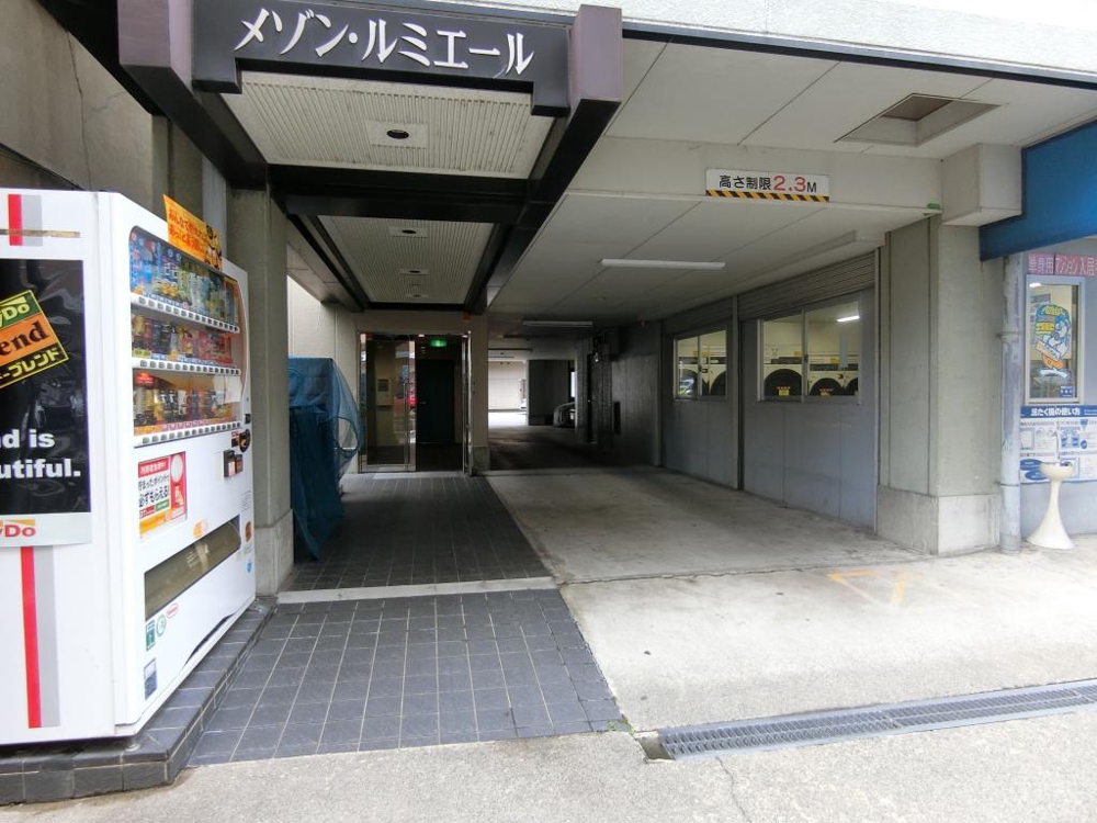 3/6 エントランス