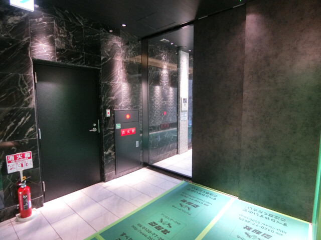 26/30 エントランス