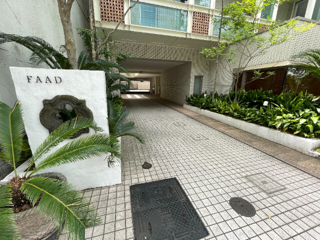 21/22 エントランス