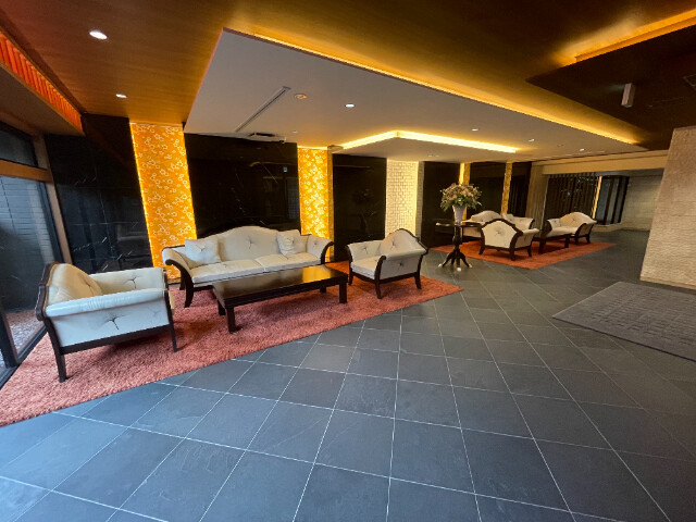 28/30 エントランス