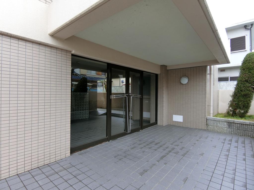 3/7 エントランス