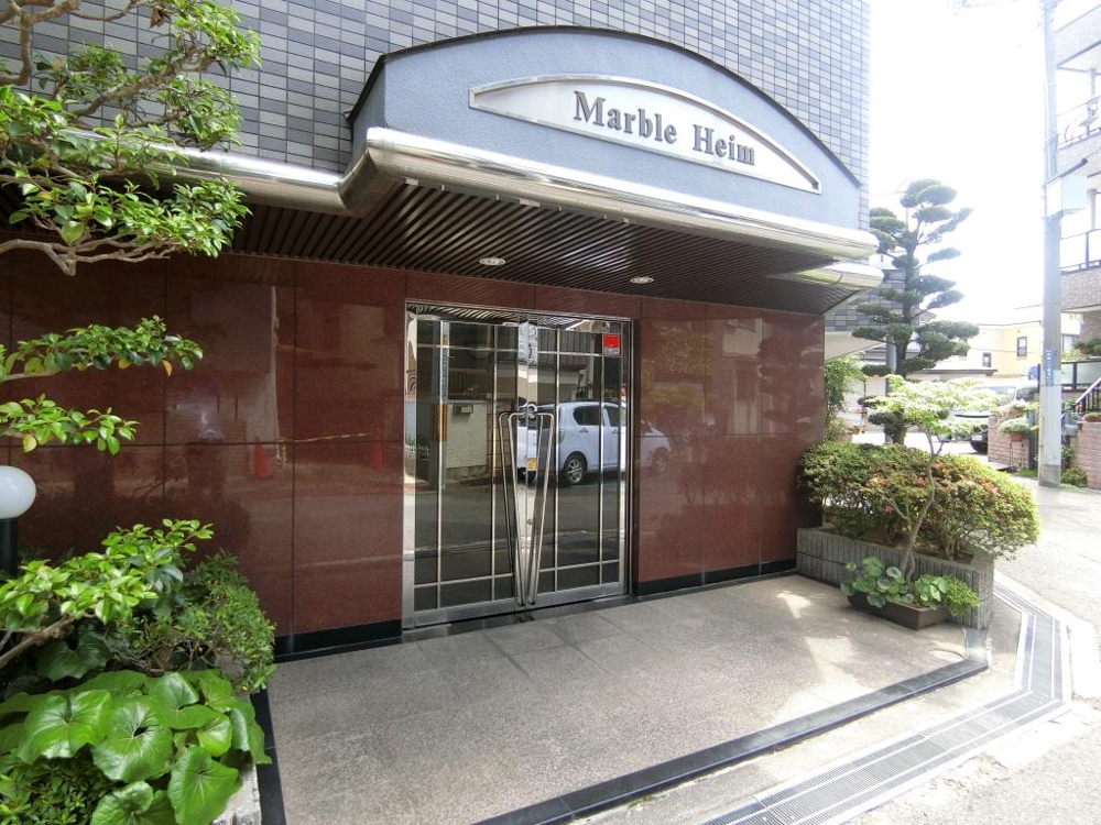 26/30 エントランス